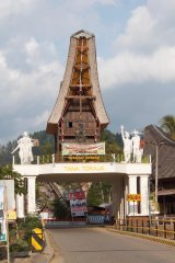 01-Entrance to Tana Toraja Country